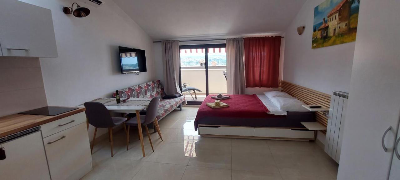 Apartmaji Jurcan Изола Экстерьер фото