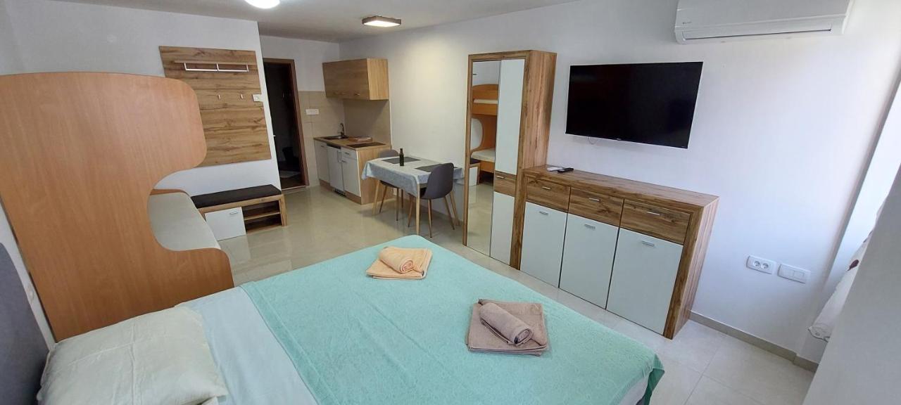 Apartmaji Jurcan Изола Экстерьер фото