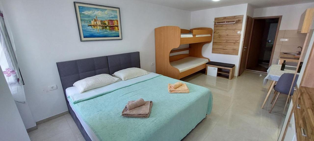 Apartmaji Jurcan Изола Экстерьер фото